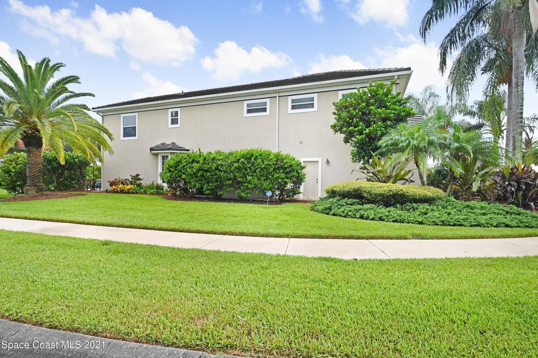 Photo of 687 Nicklaus Drive