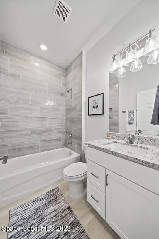 Photo of 208 Amherst Avenue NE