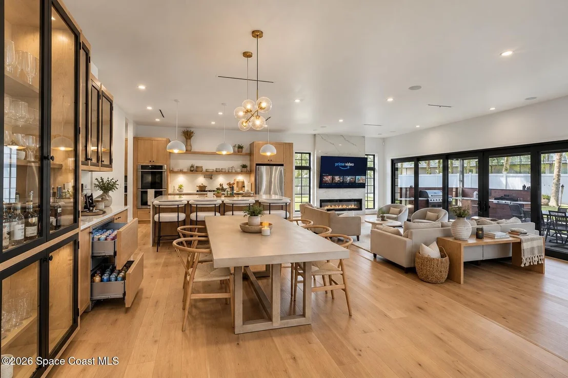 Photo of 785 Seymour Road NE
