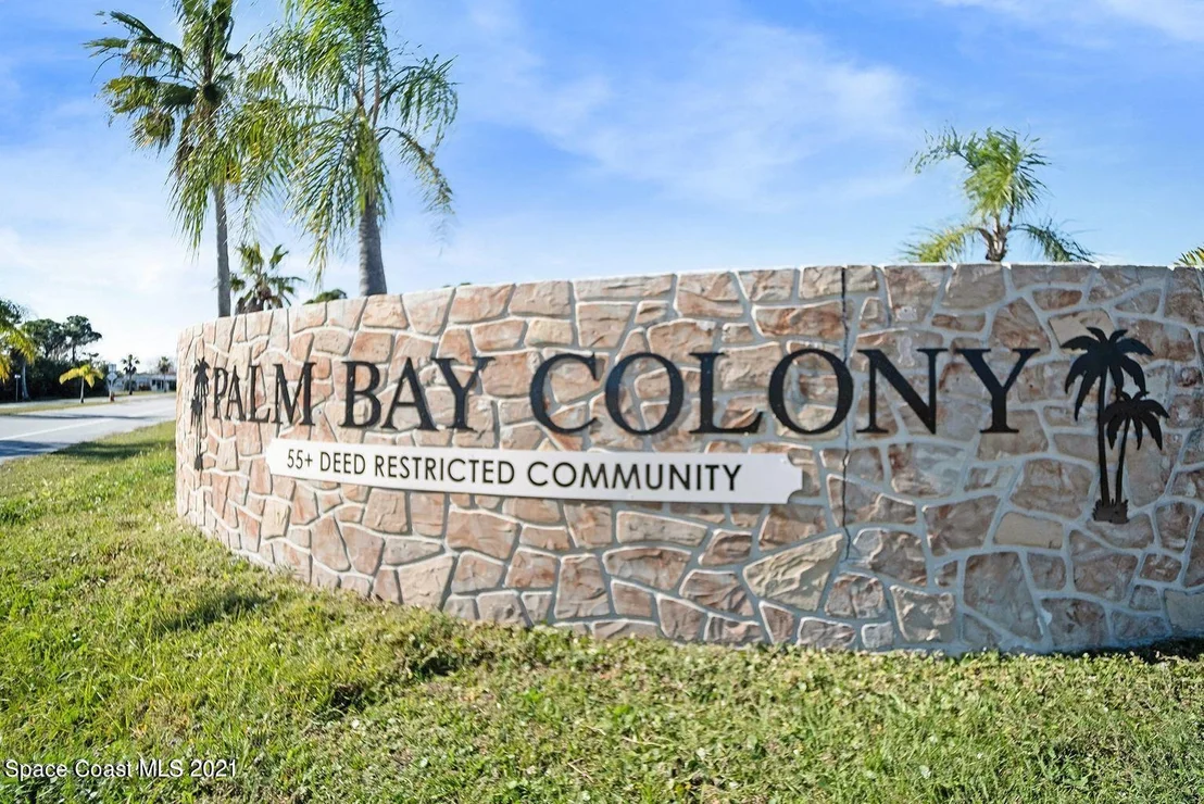 Photo of 2329 Coconut Palm Drive NE
