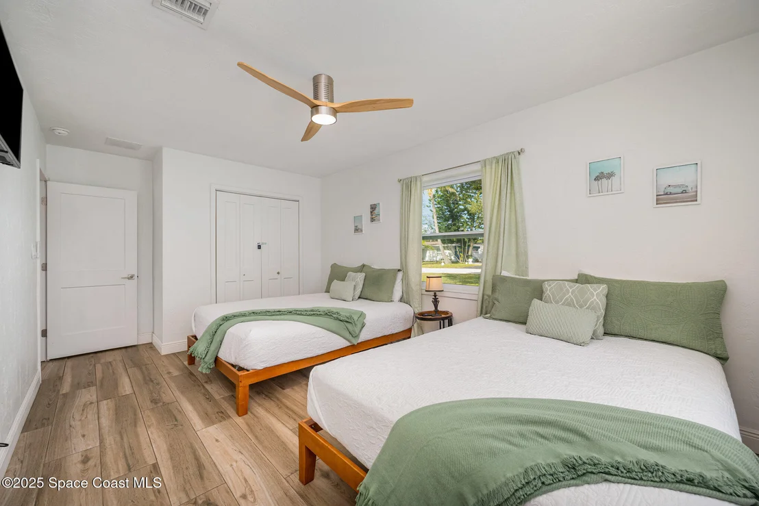 Photo of 113 W Leon Lane