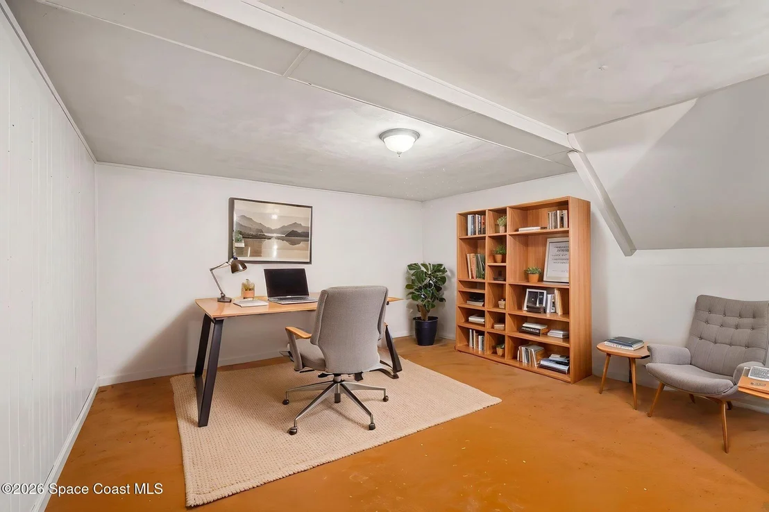 Photo of 1425 Crest Drive