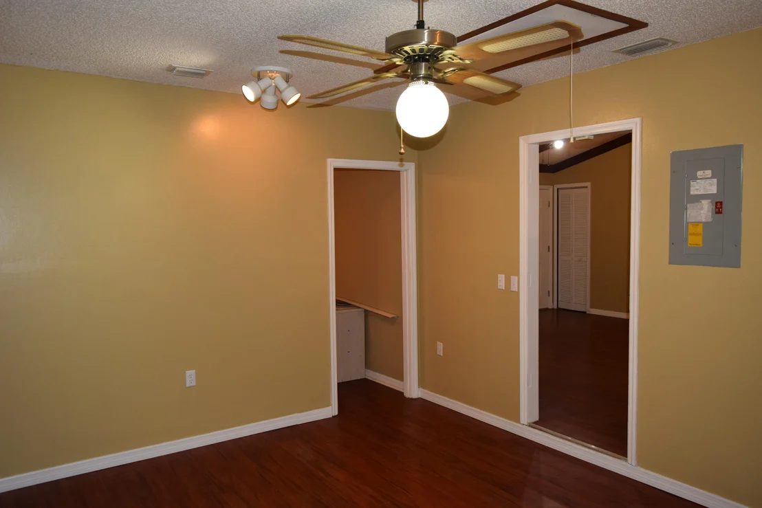 Photo of 1111 Grapefruit Road SE
