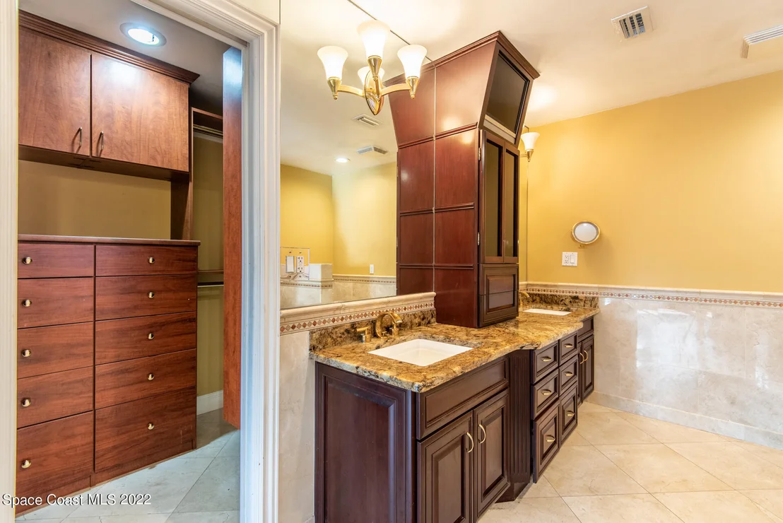 Photo of 935 Whitmire Drive
