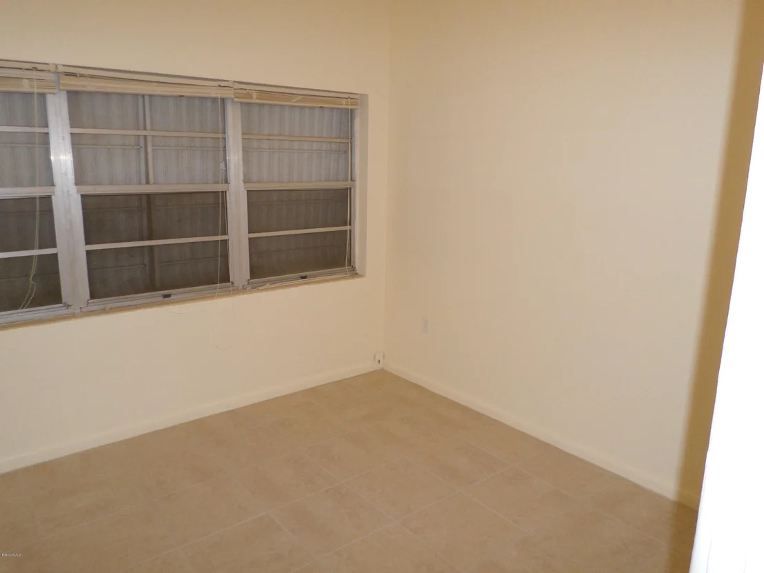 Photo of 305 Edinburgh Drive