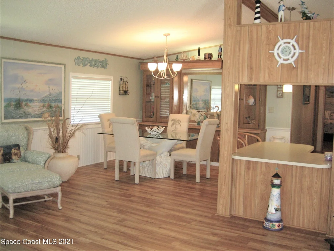 Photo of 2329 Coconut Palm Drive NE