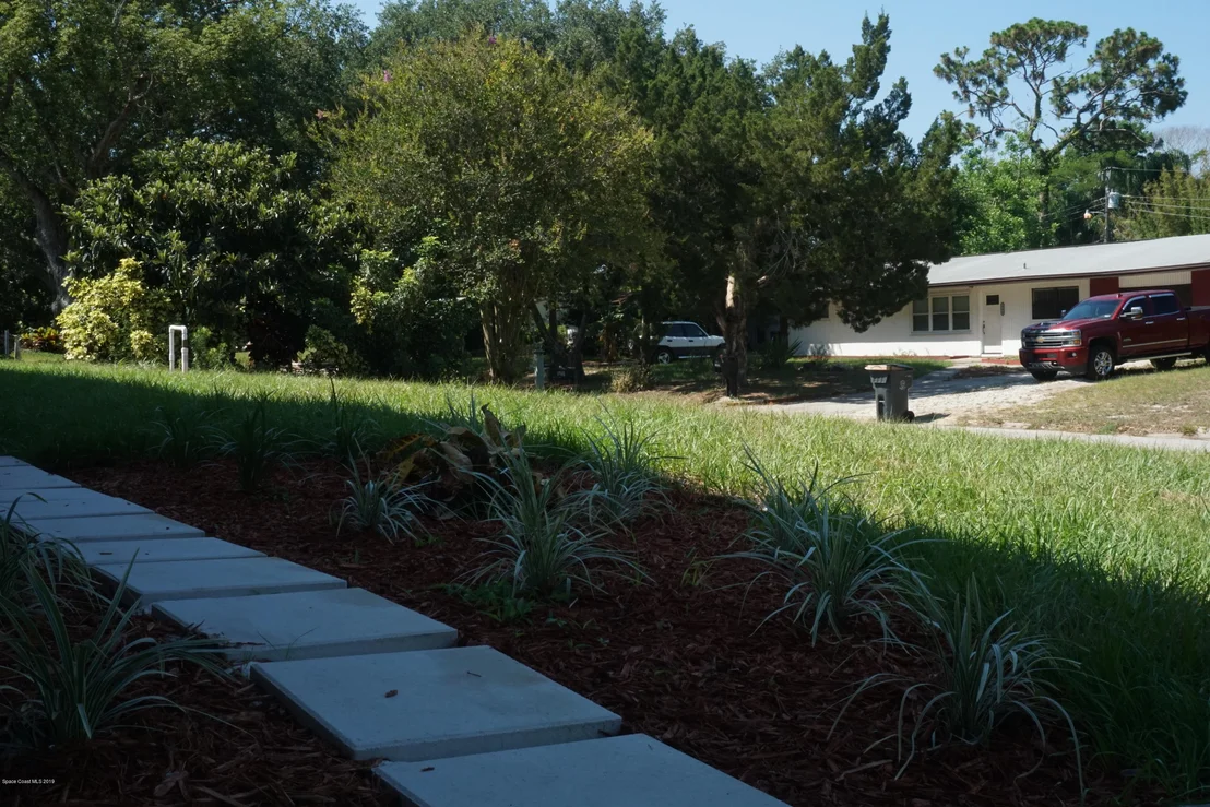 Photo of 1745 Golfview Drive