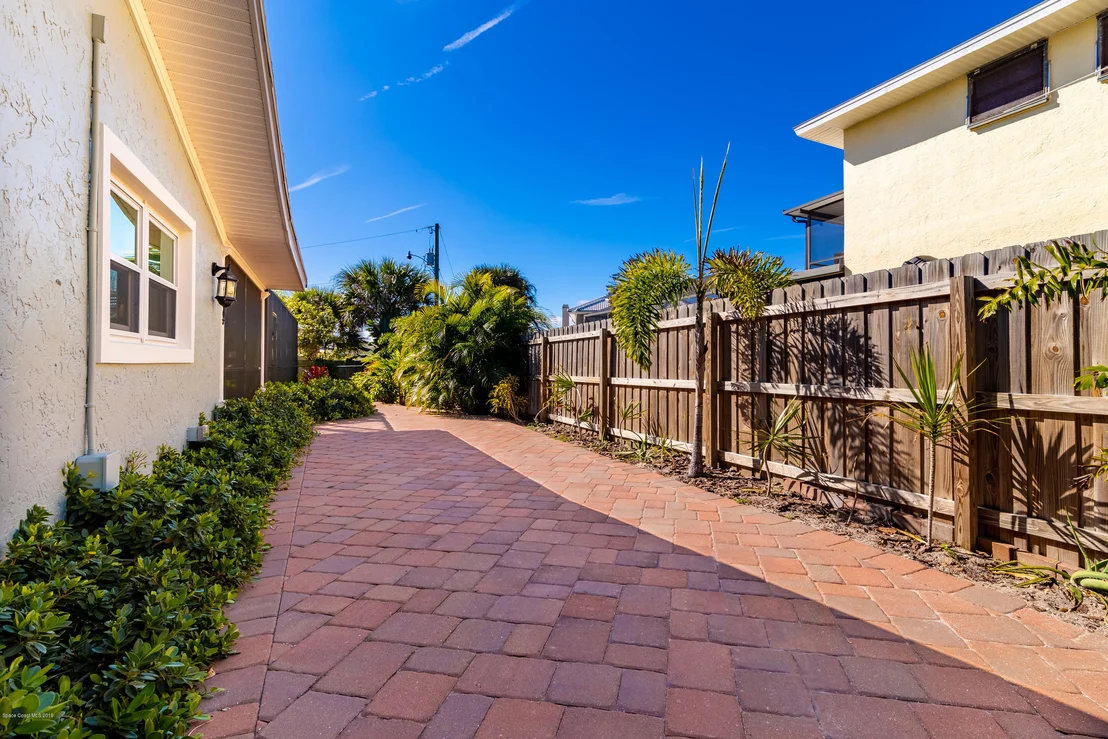 Photo of 413 Riverview Lane