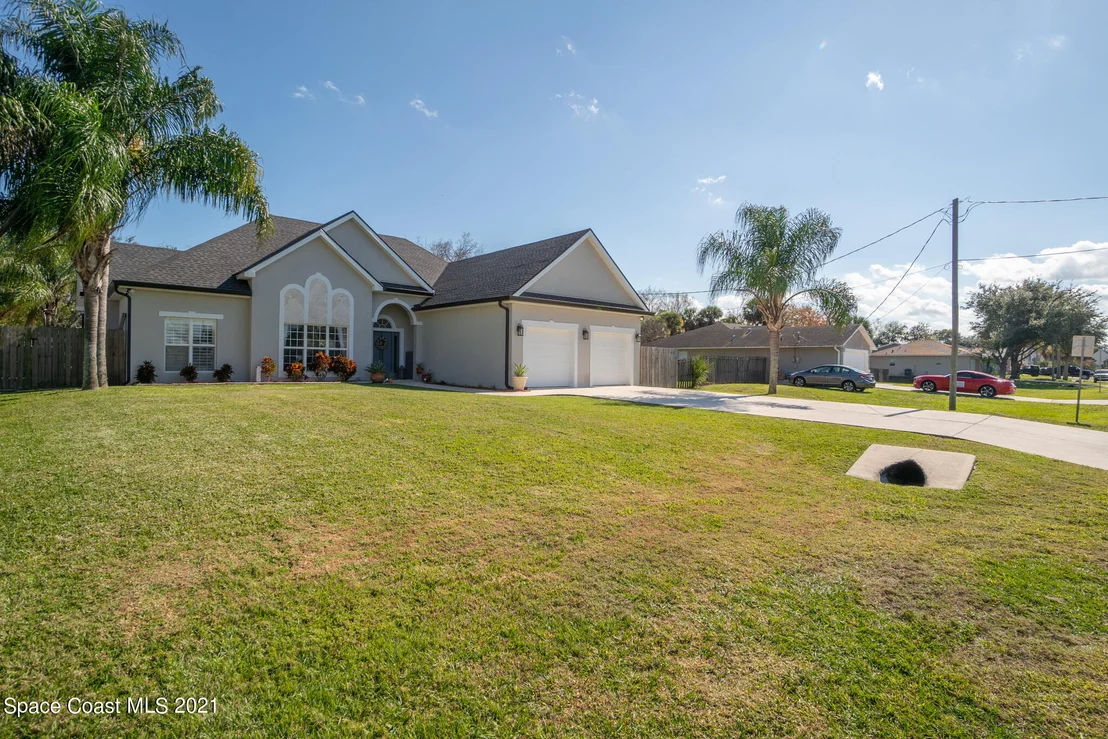 Photo of 6495 Bamboo Avenue