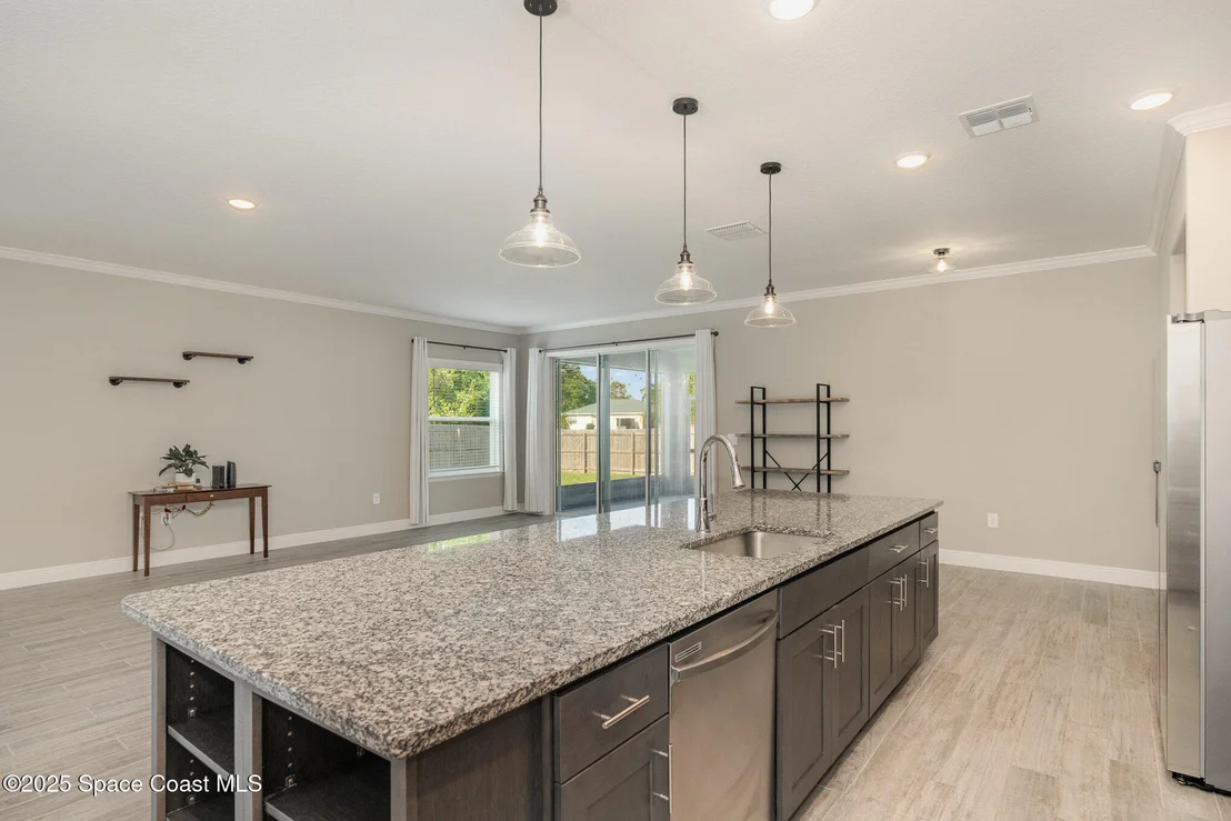 Photo of 2615 Carson Drive SE