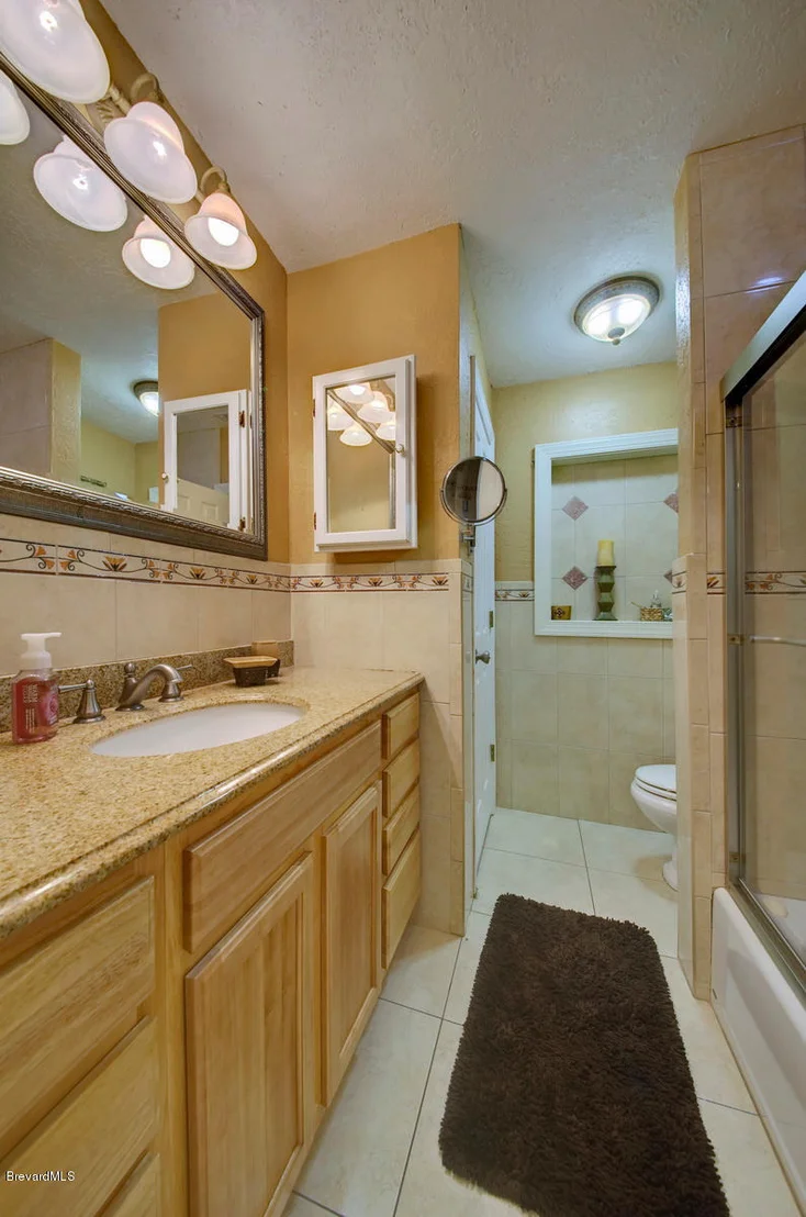 Photo of 469 Angelo Lane