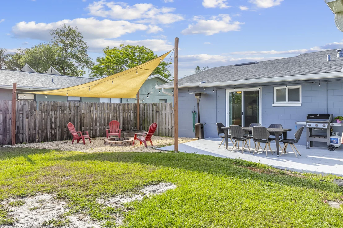 Photo of 864 Kings Post Road