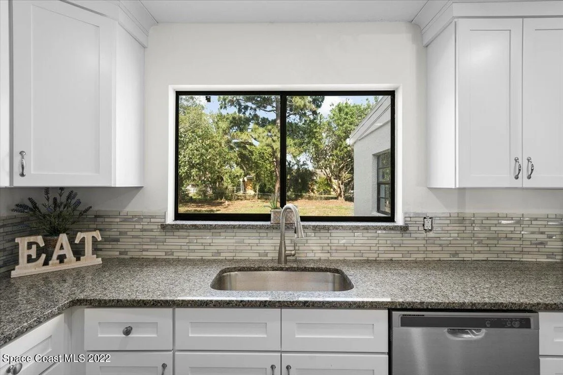 Photo of 1365 Wayside Court NE