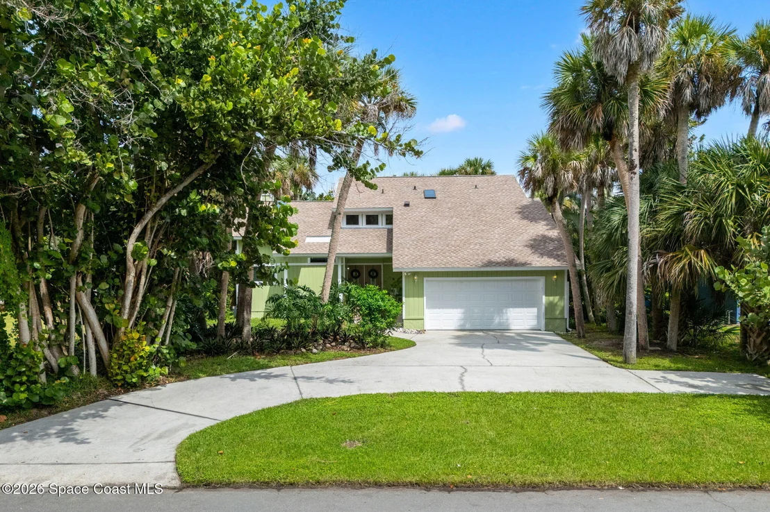 Photo of 220 Cardinal Drive