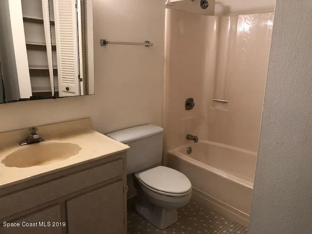 Photo of Unit 1124 at 325 Tangle Run Boulevard