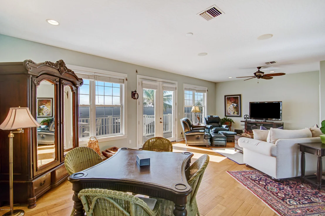 Photo of 787 Oak Ridge Drive