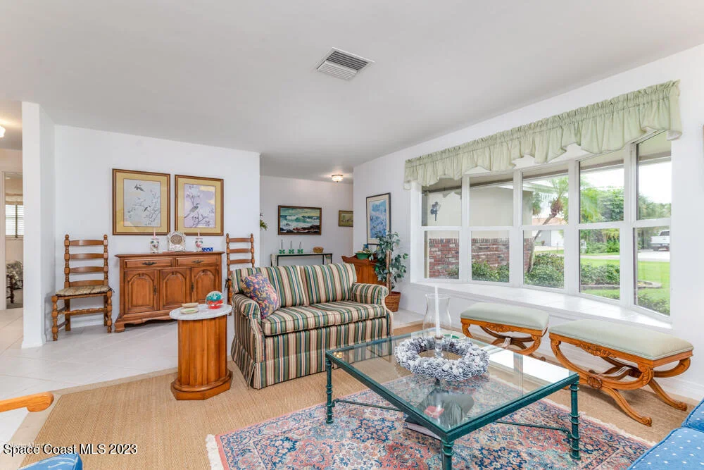 Photo of 2115 S River Road