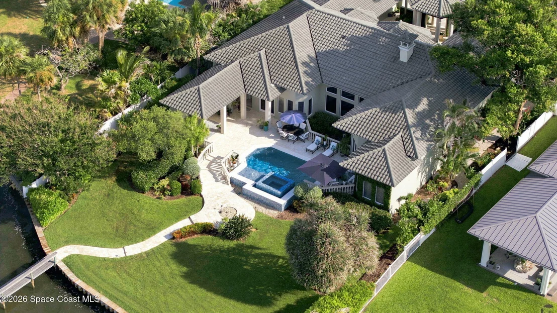 Photo of 200 Riverside Drive