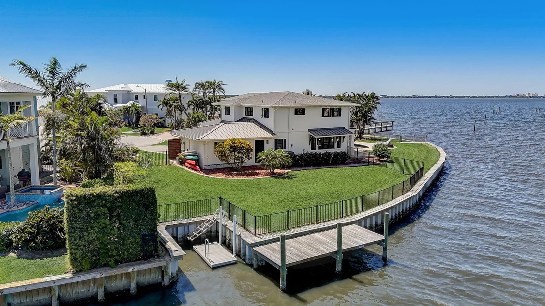 Photo of 451 River View Lane