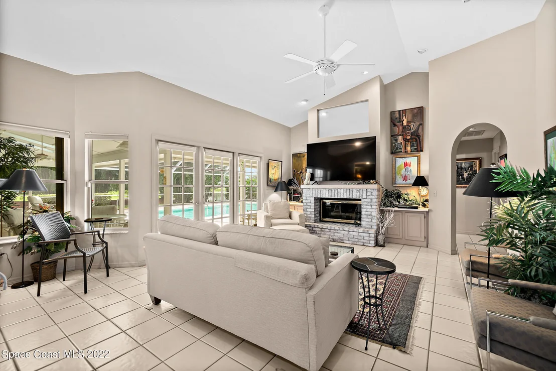 Photo of 686 Rossmoor Circle