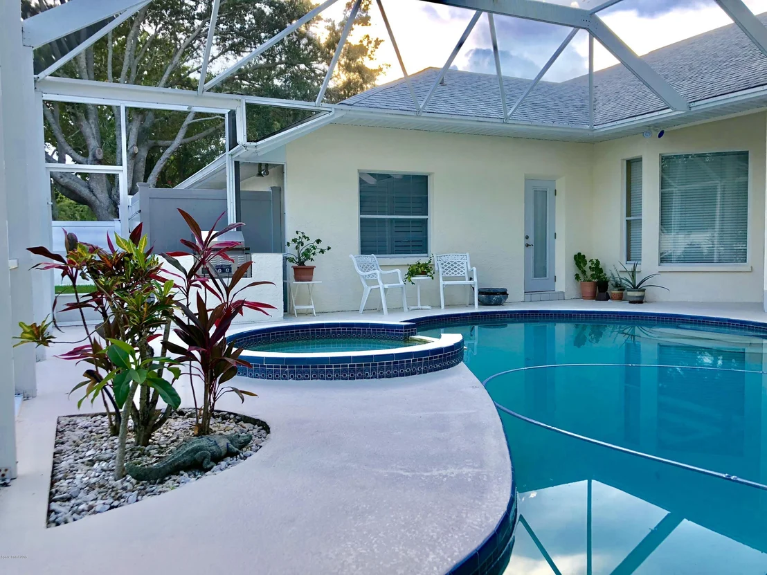 Photo of 975 Whisperpine Drive