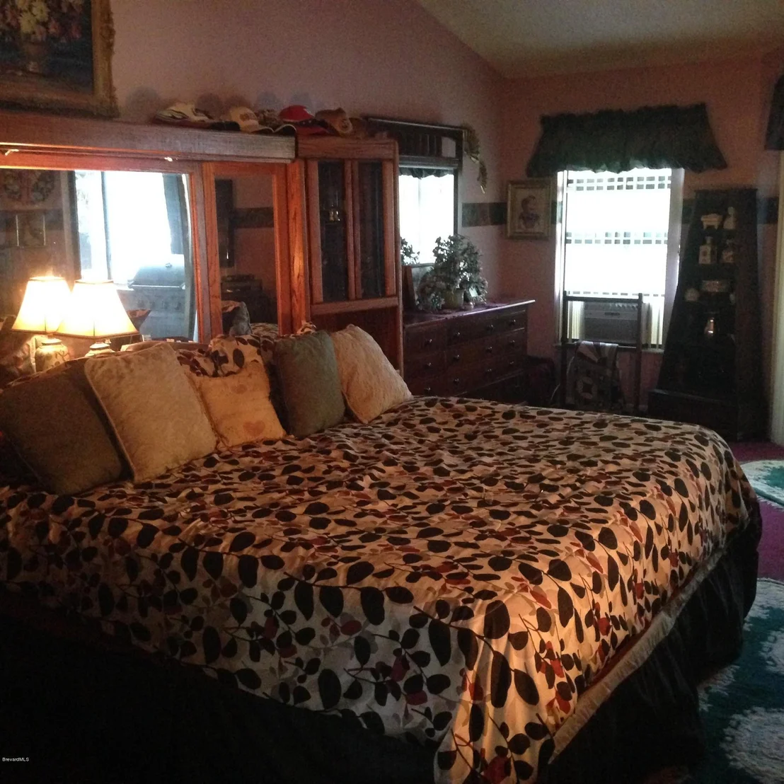 Photo of 884 Spirea Drive