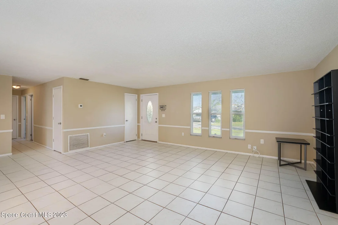 Photo of 2445 Victor Road