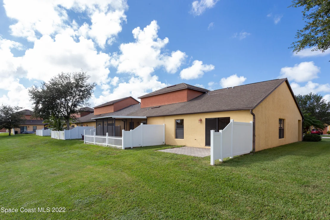 Photo of Unit 106 at 745 Luminary Circle
