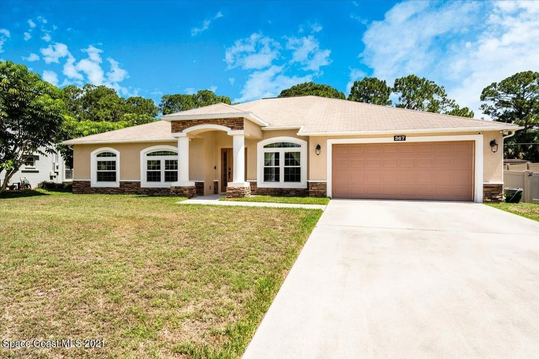 Photo of 367 Abello Road SE
