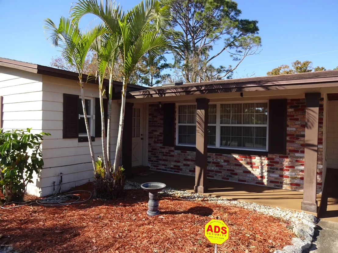 Photo of 954 Kings Post Road