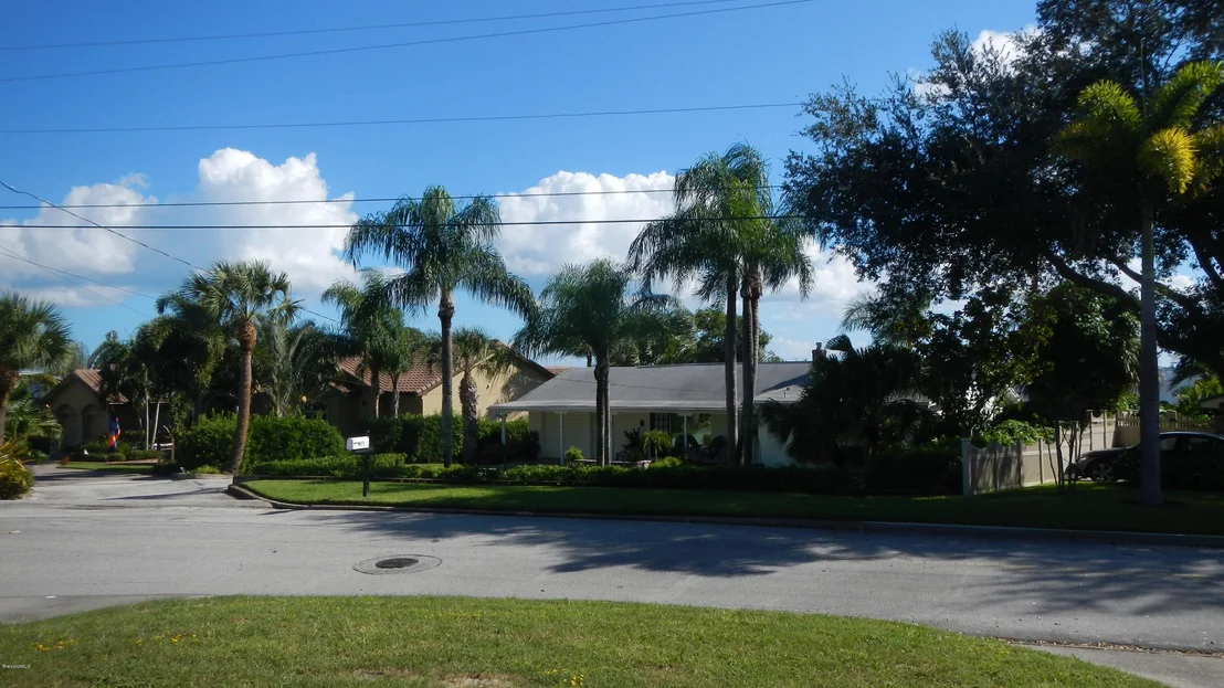 Photo of 860 Indian River Drive
