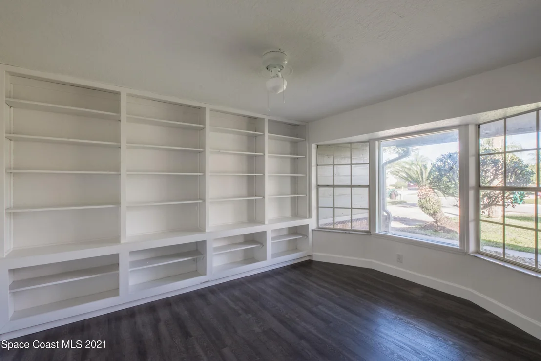 Photo of 564 Crystal Lake Drive