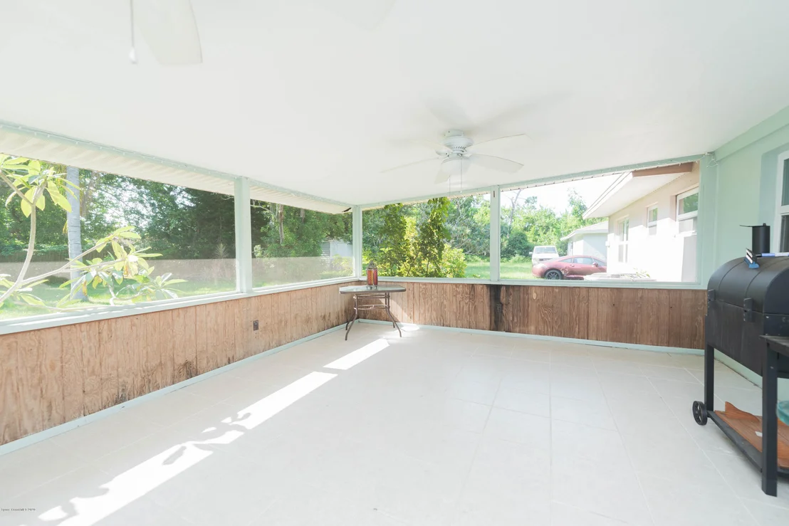 Photo of 785 Aragon Avenue NE