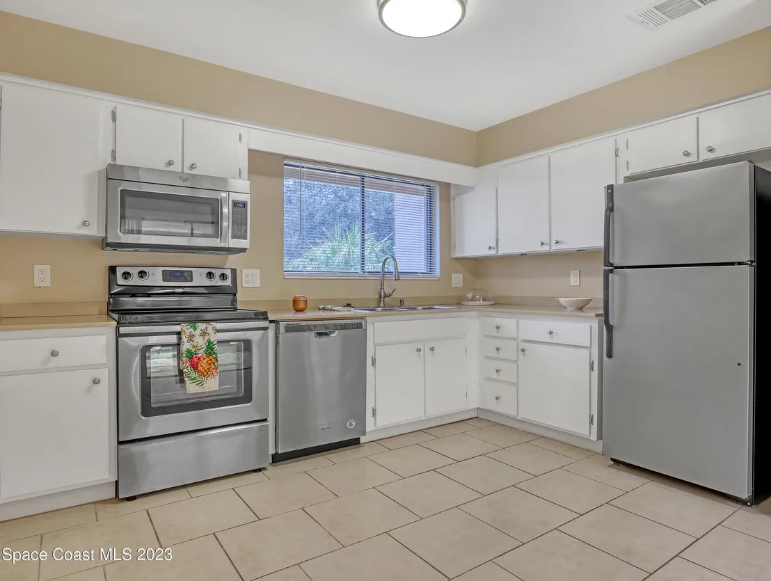 Photo of 220 Applewood Circle