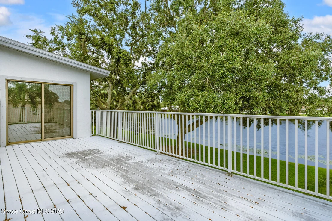 Photo of 401 Crystal Lake Drive
