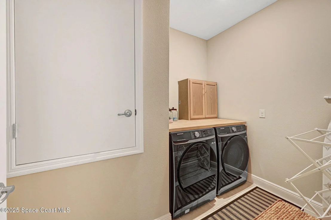 Photo of 2452 Carrick Street