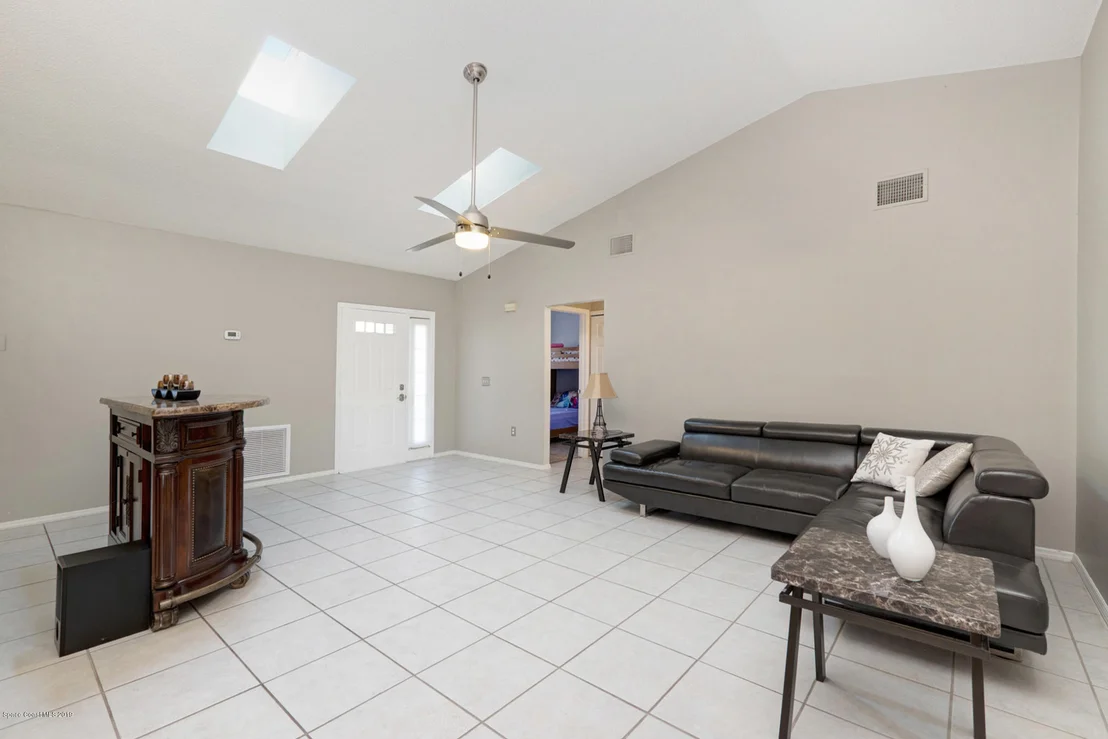 Photo of 1632 Clover Circle
