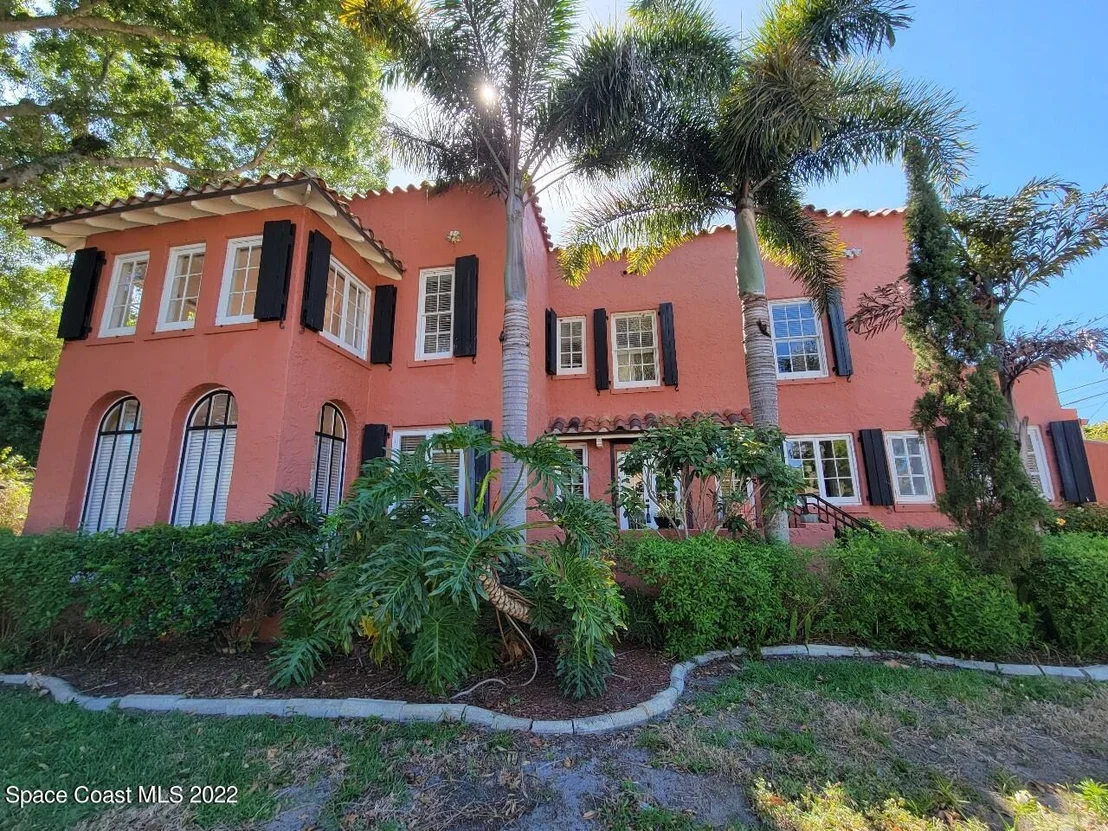 Photo of 102 Valencia Road