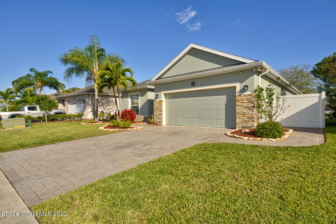 Photo of 1482 Hemingway Boulevard