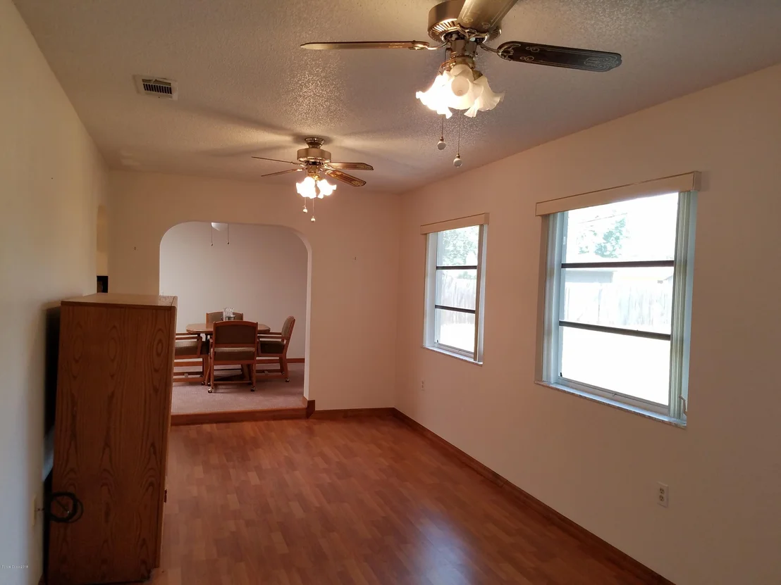 Photo of 993 Hibiscus Street