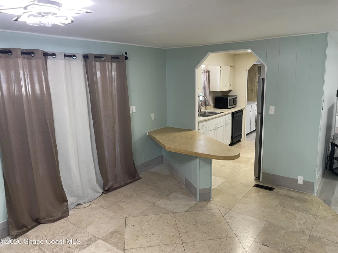 Photo of 621 Oleander Circle