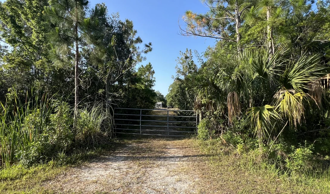 Photo of 1695 Grant Road