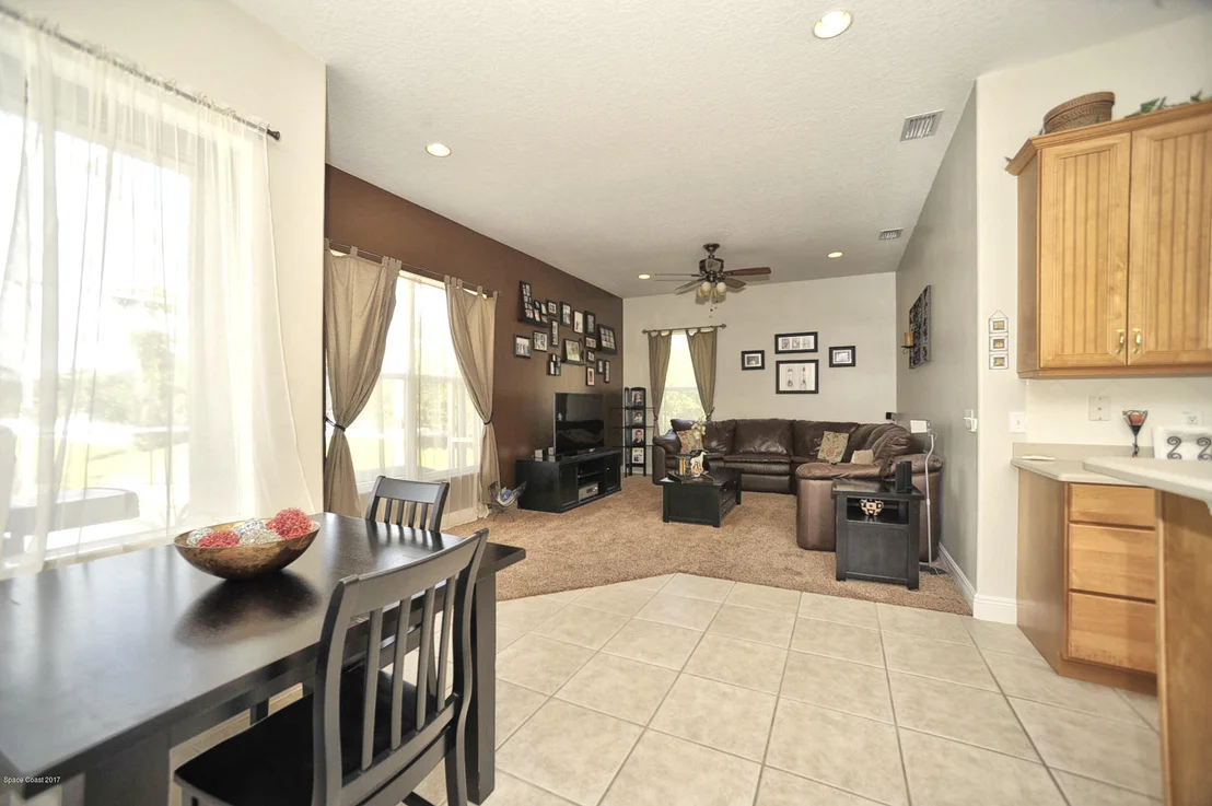 Photo of 4883 Buttonwood Drive
