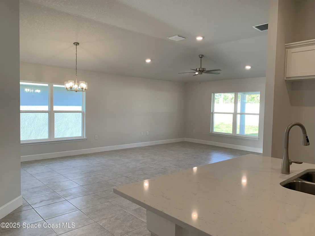 Photo of 935 Kylar Drive NW