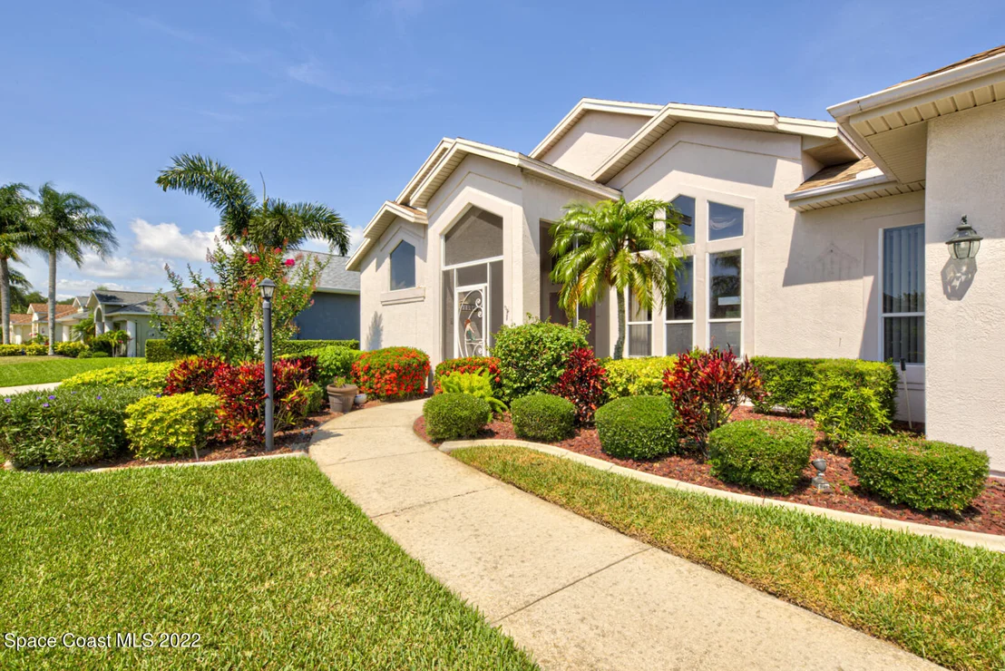 Photo of 1004 Fieldstone Drive