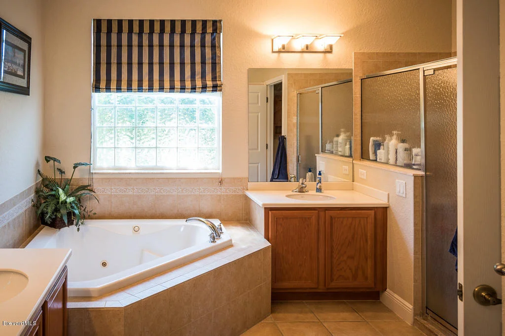 Photo of 2374 Botanica Circle
