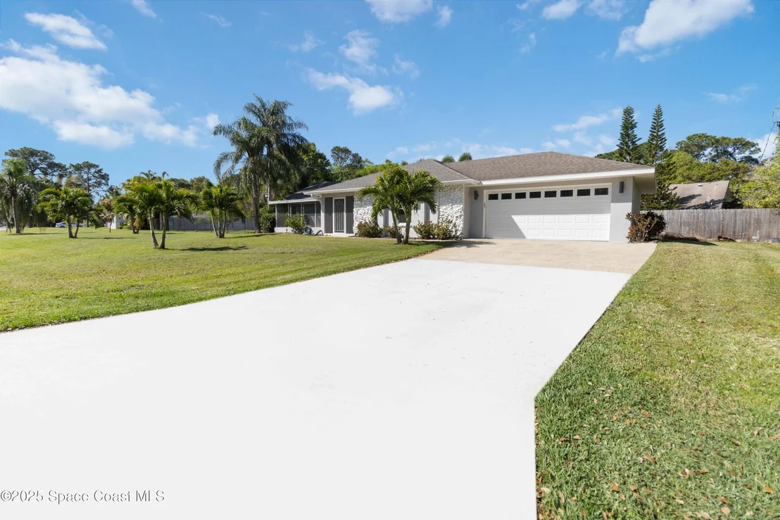 Photo of 5595 Eagle Way