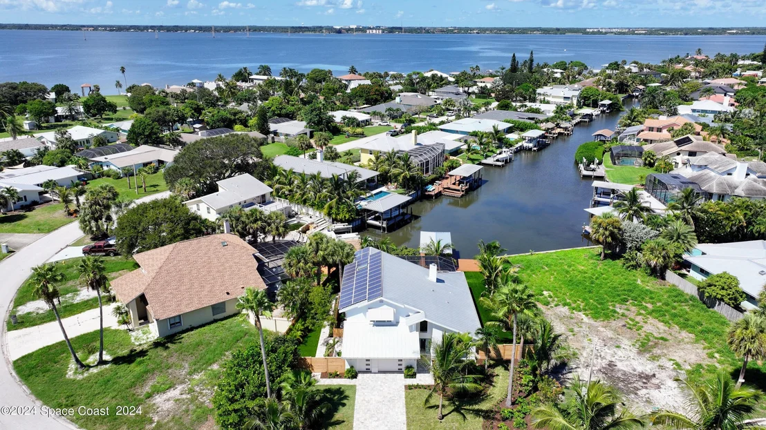 Photo of 396 Riverview Lane