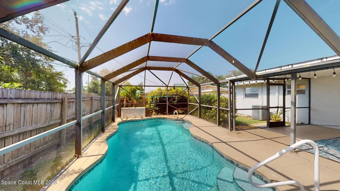 Photo of 1457 Albert Drive