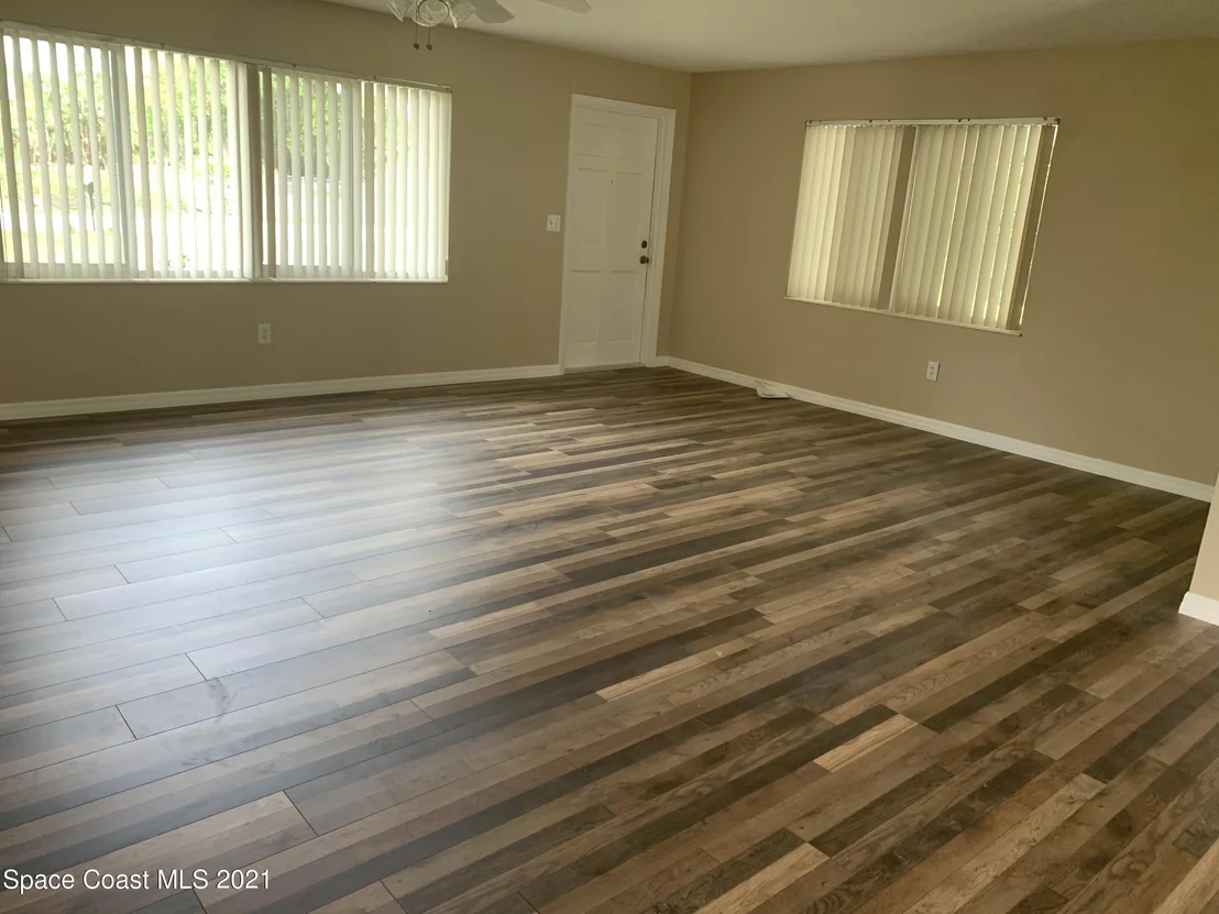 Photo of 6033 Palm Street